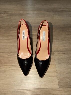 Joy In Love Black Patent Pointed Pumps with Red Trim